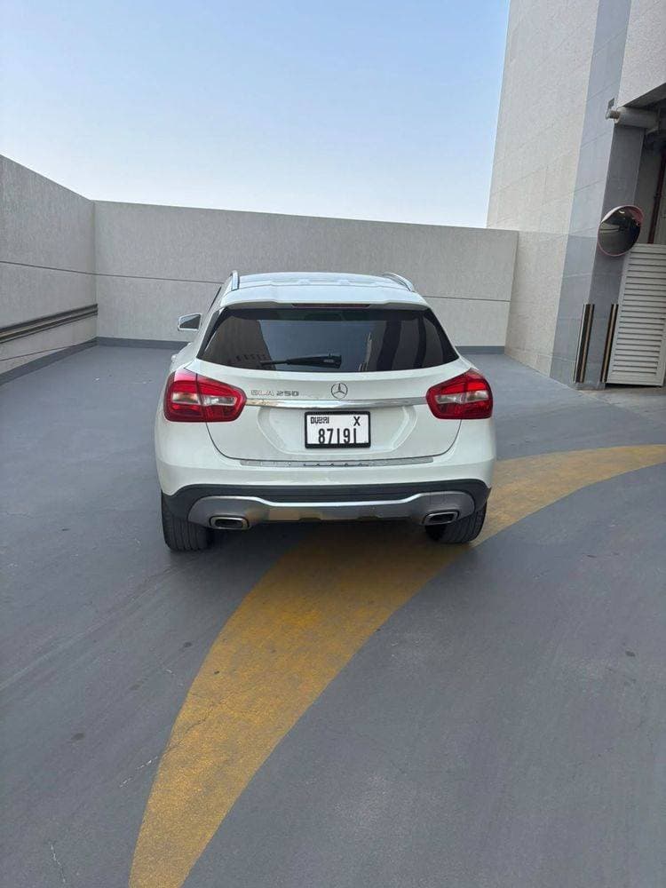 2018 Mercedes-Benz GLA thumbnail 3