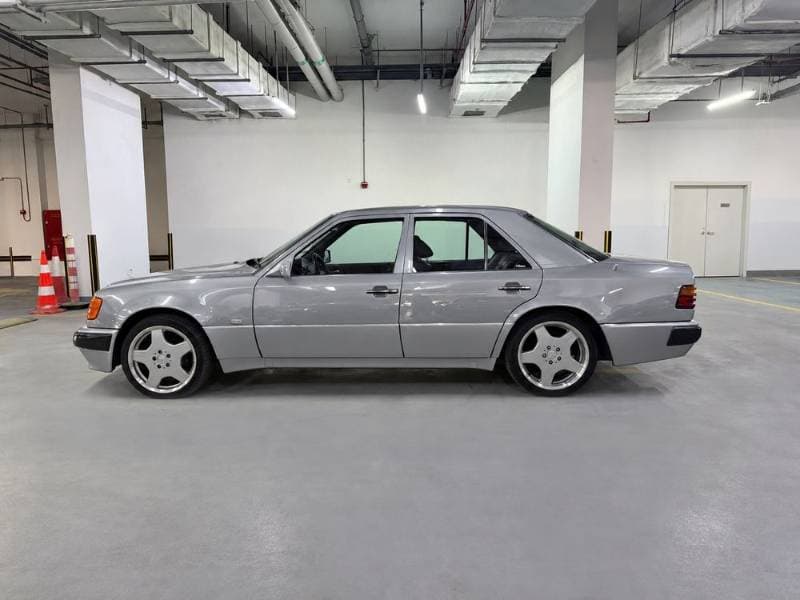 1992 Mercedes-Benz E-Class thumbnail 3