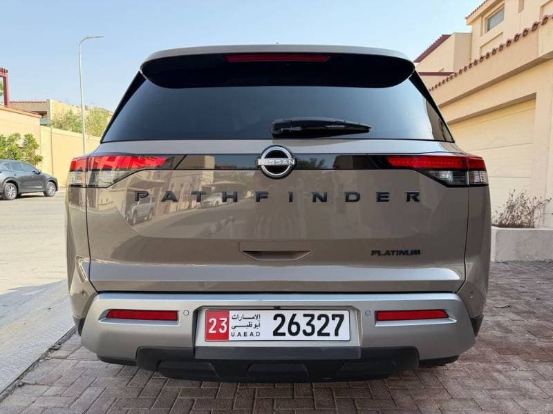 2023 Nissan Pathfinder thumbnail 3