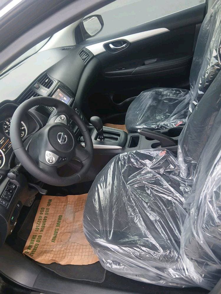 2019 Nissan Sentra thumbnail 4