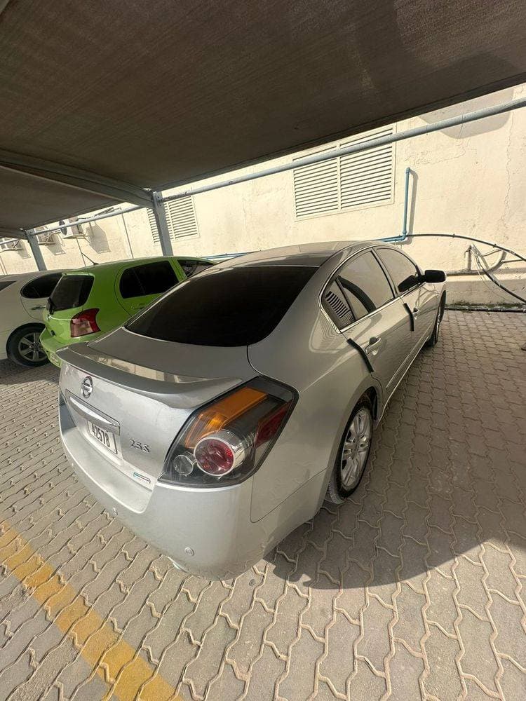 2011 Nissan Altima thumbnail 3