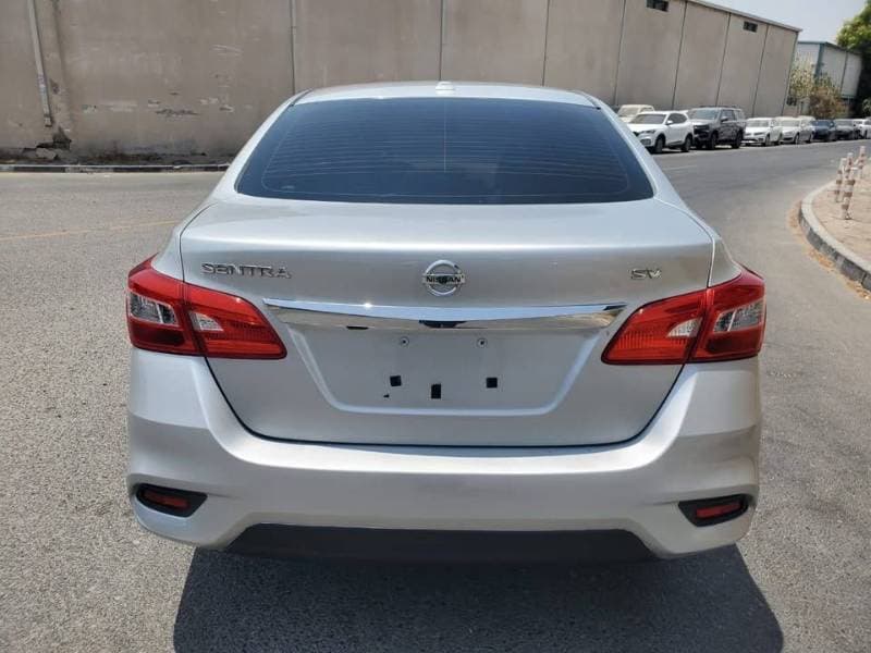 2017 Nissan Sentra thumbnail 2