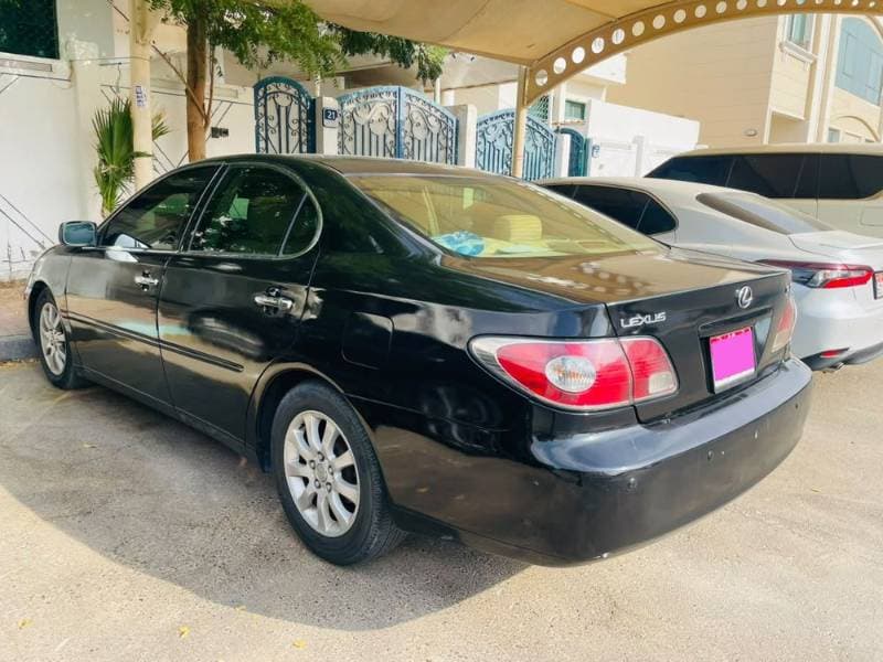 2004 Lexus ES-Series thumbnail 3