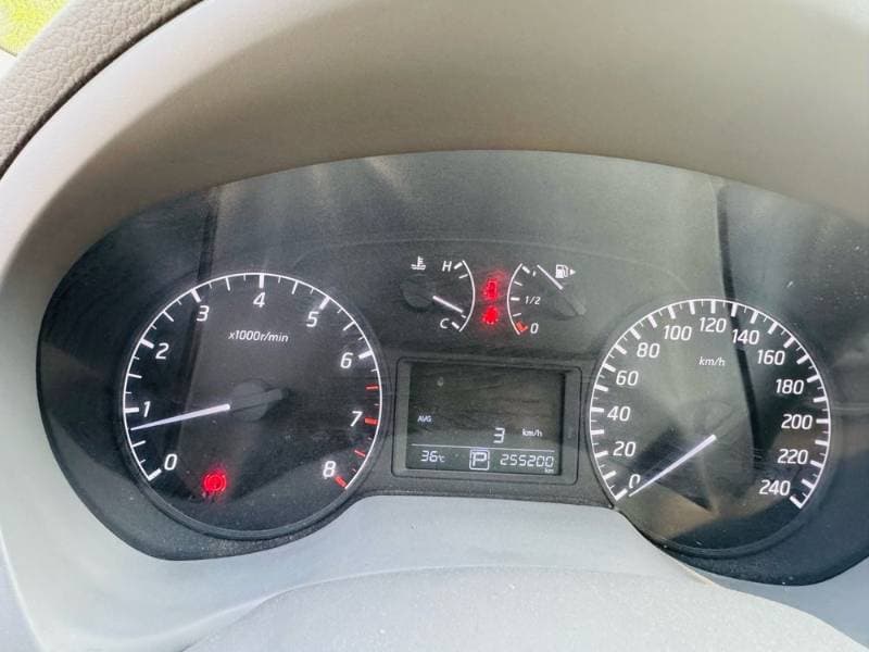 2016 Nissan Sentra thumbnail 4