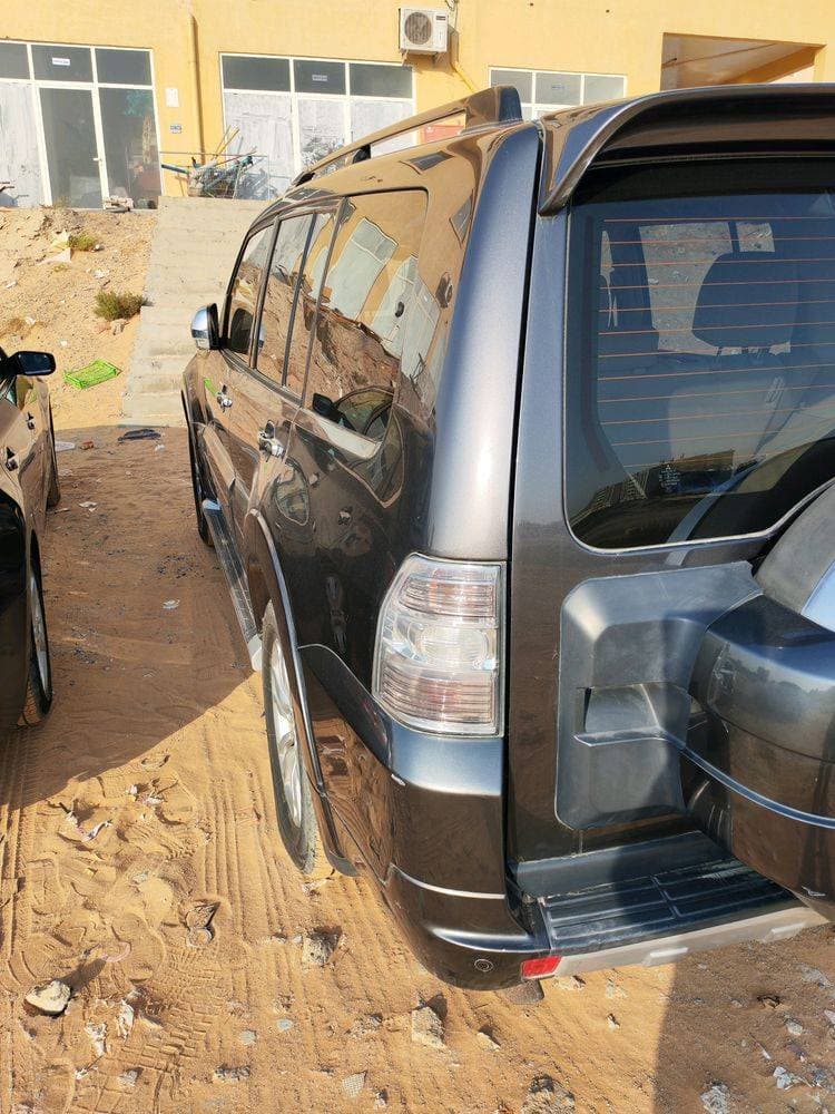 2014 Mitsubishi 4th Generation Pajero thumbnail 3