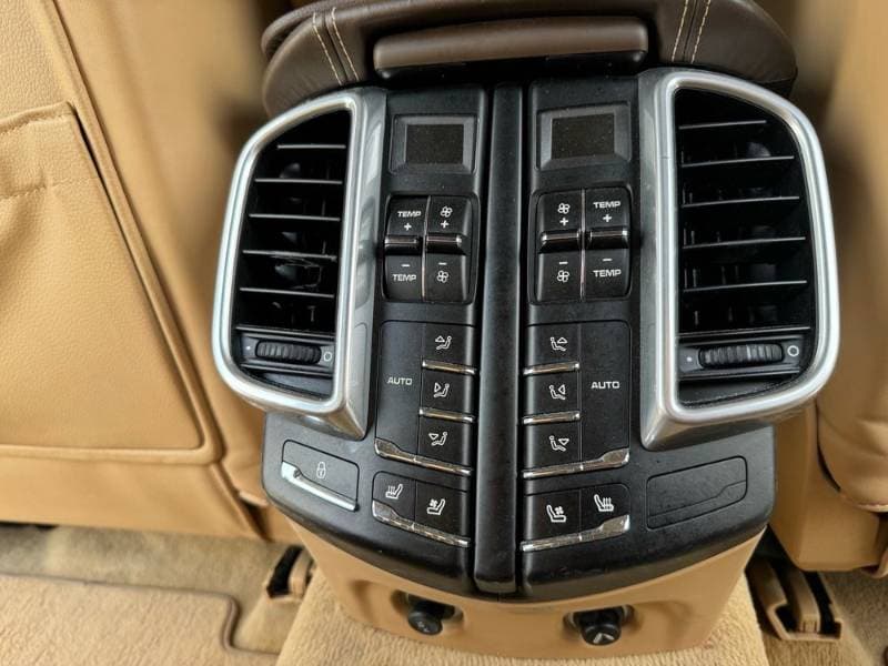 2015 Porsche Cayenne thumbnail 5