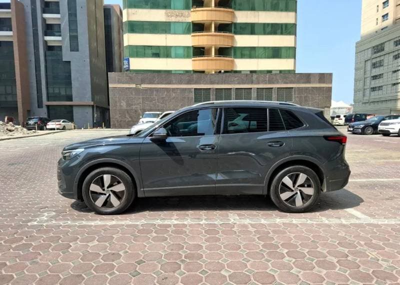 2026 Volkswagen Tiguan thumbnail 5