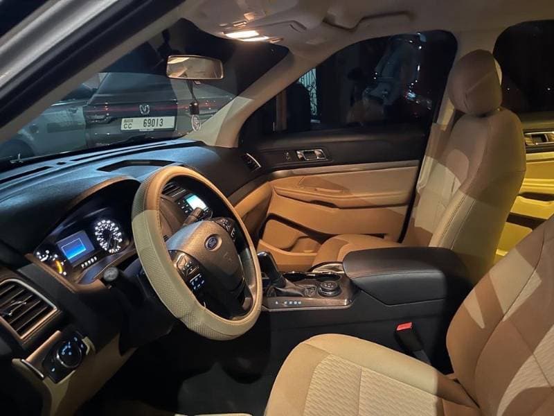 2016 Ford Explorer thumbnail 3