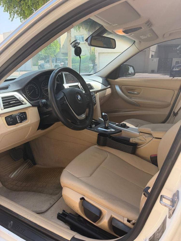 2017 BMW 3 Series Sedan thumbnail 4