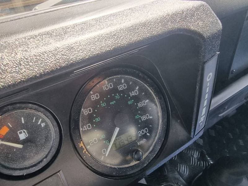 2001 Land Rover Defender thumbnail 2