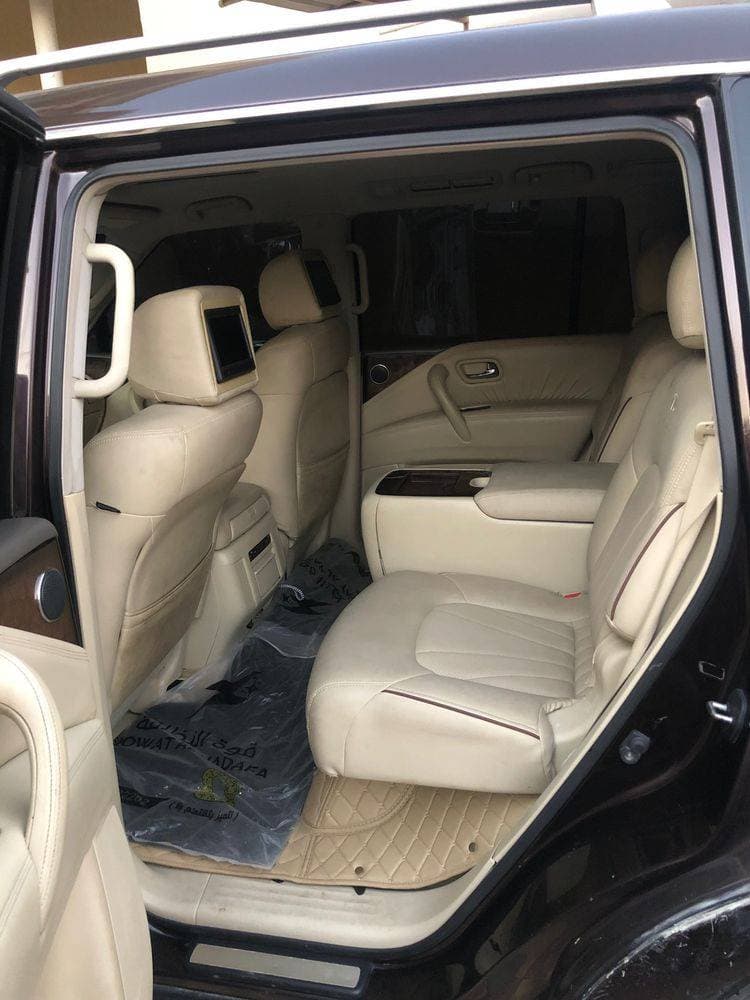 2010 Infiniti QX56 thumbnail 5