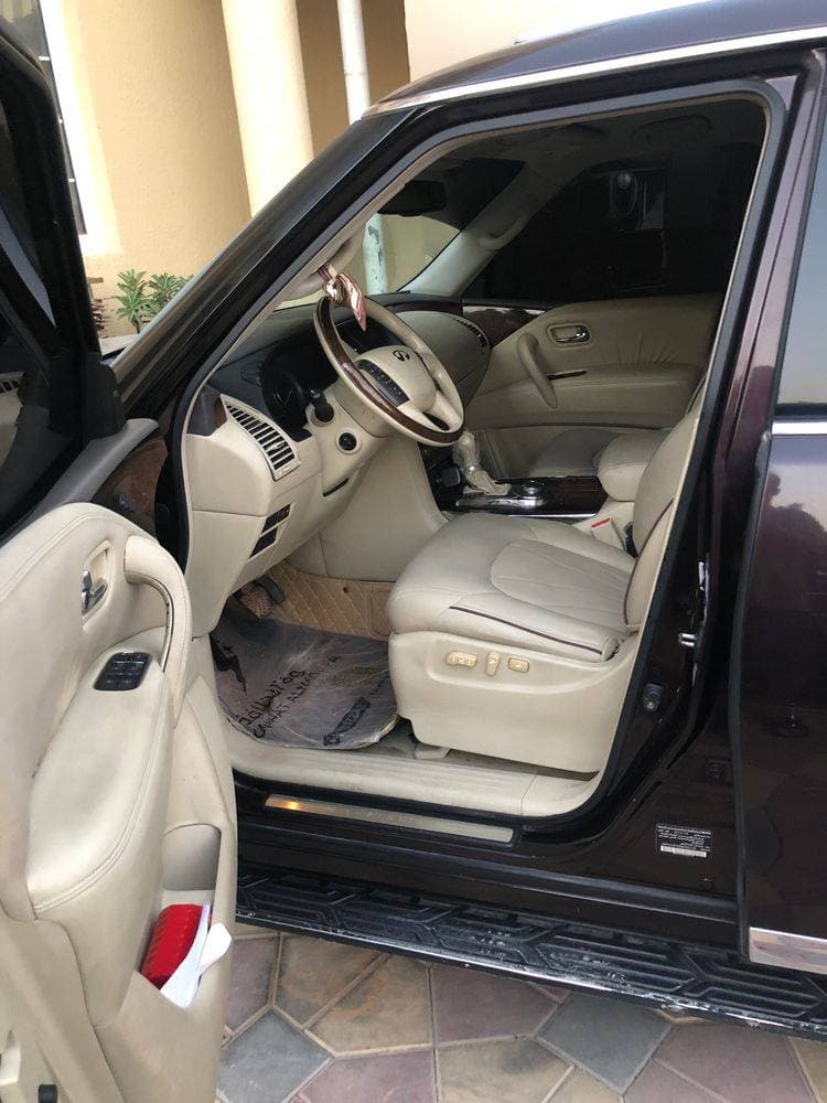 2010 Infiniti QX56 thumbnail 4