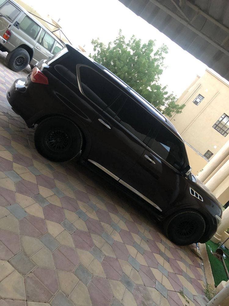 2010 Infiniti QX56 thumbnail 3