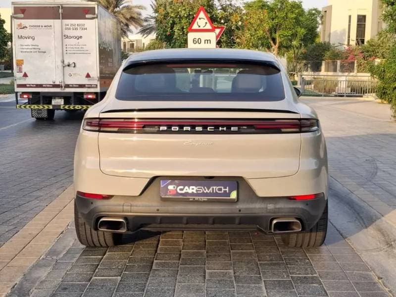 2024 Porsche Cayenne thumbnail 6