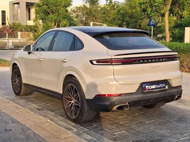 2024 Porsche Cayenne thumbnail 5