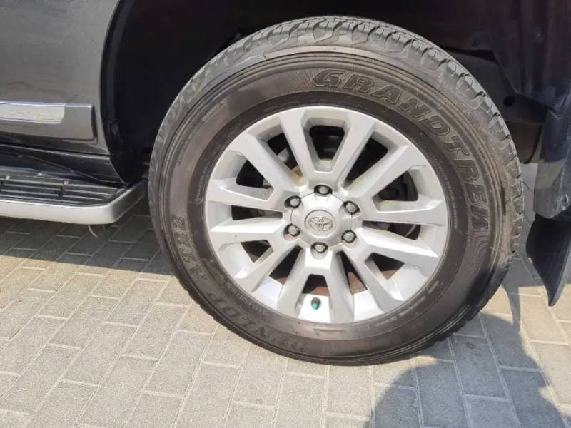 2016 Toyota Land Cruiser Prado thumbnail 9