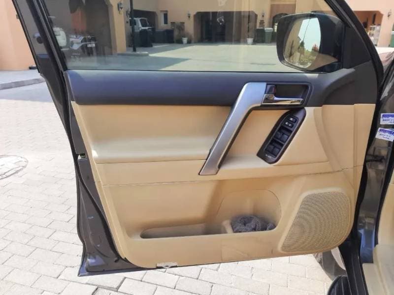 2016 Toyota Land Cruiser Prado thumbnail 10
