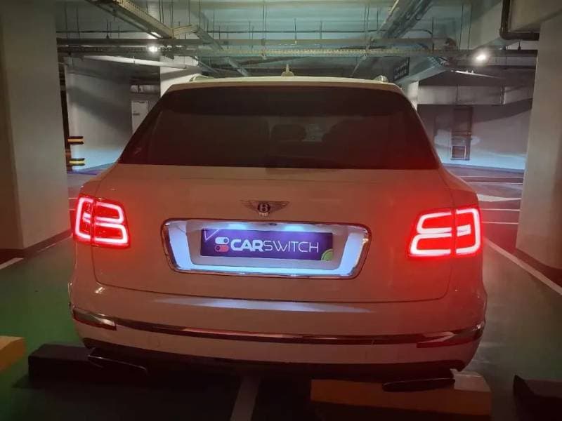 2017 Bentley Bentayga thumbnail 6