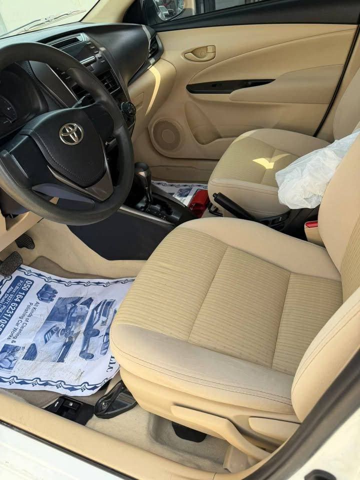 2022 Toyota Yaris Sedan thumbnail 3