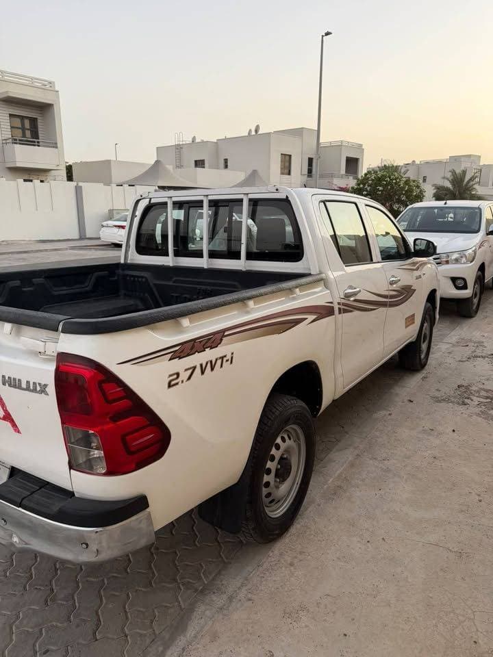 2018 Toyota Hilux thumbnail 2