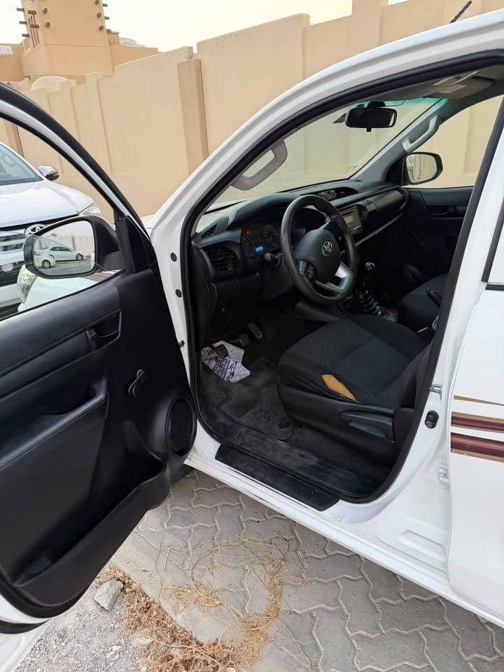 2018 Toyota Hilux thumbnail 3
