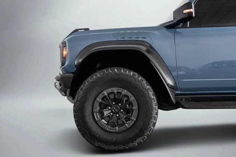 2023 Ford Bronco thumbnail 6