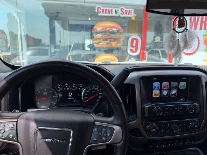 2018 GMC Sierra thumbnail 3