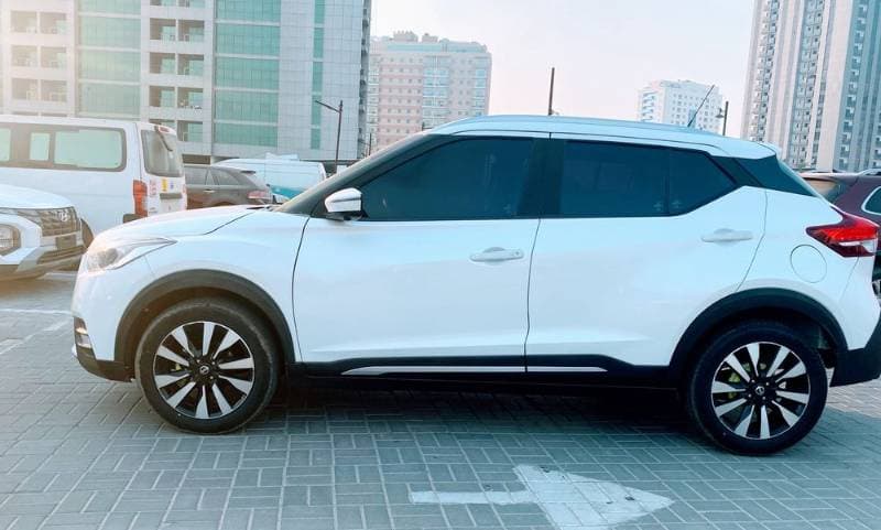 2017 Nissan Kicks thumbnail 3