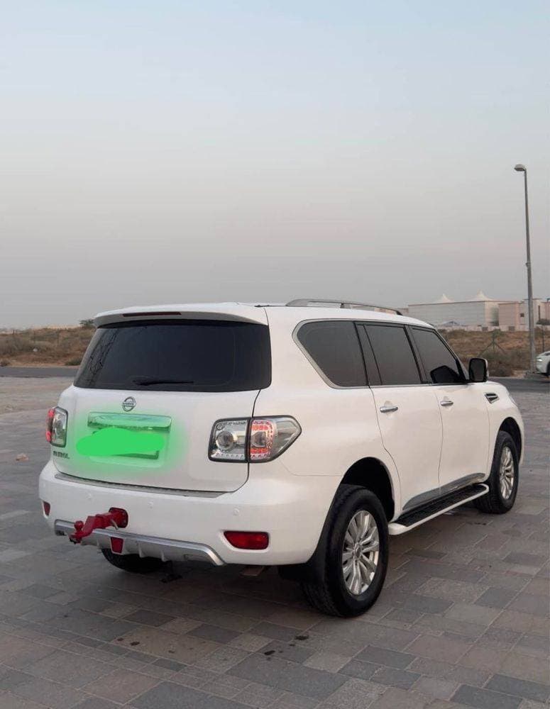 2018 Nissan Patrol thumbnail 3