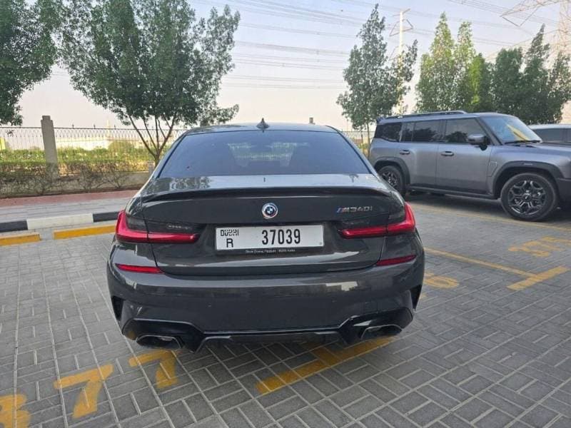 2021 BMW M3 Sedan thumbnail 3