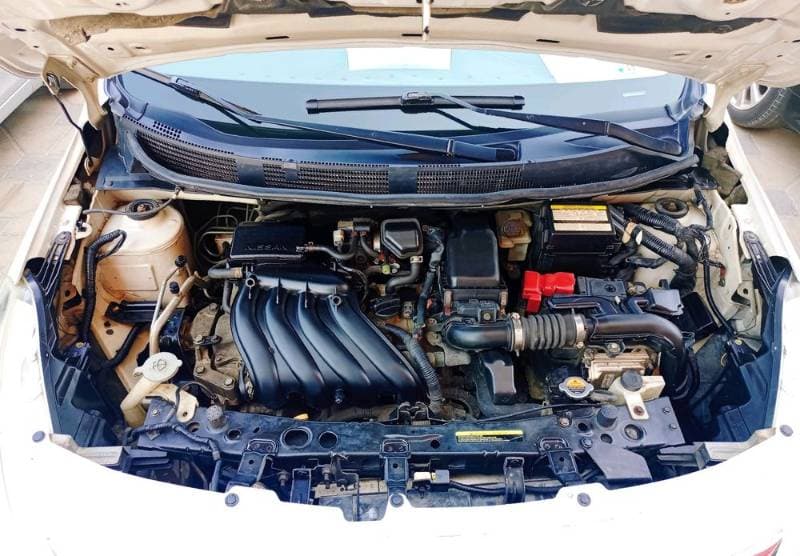 2016 Nissan Versa thumbnail 4