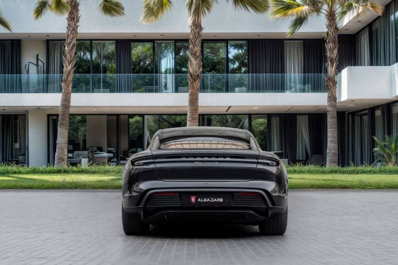 2021 Porsche Taycan thumbnail 7