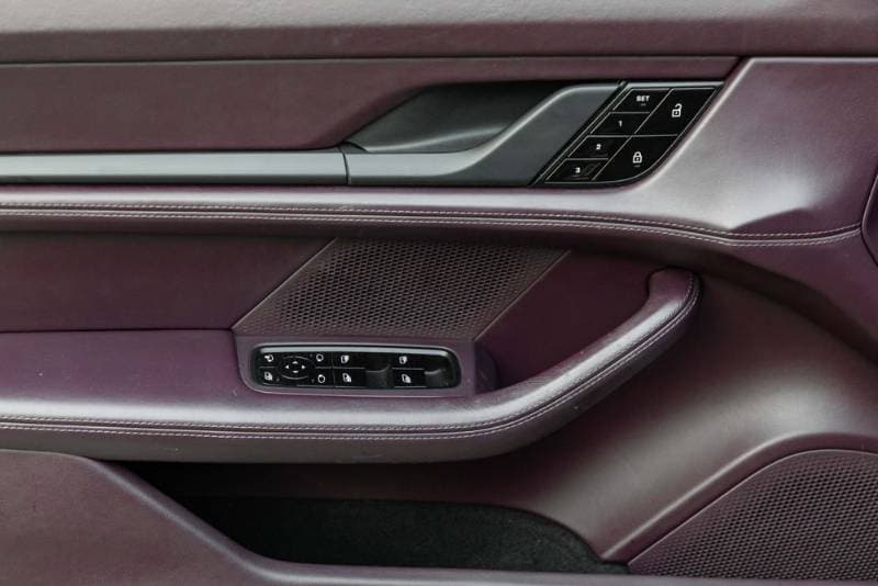 2021 Porsche Taycan thumbnail 3