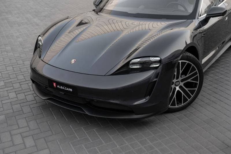 2021 Porsche Taycan thumbnail 9