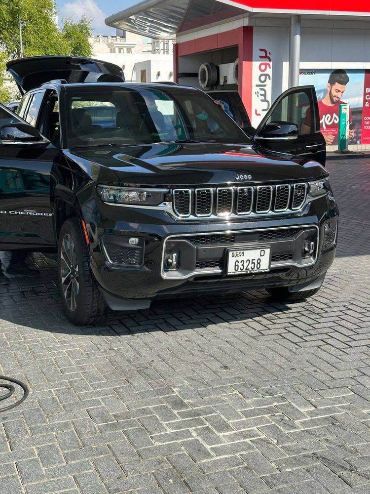 2022 Jeep Grand Cherokee thumbnail 2