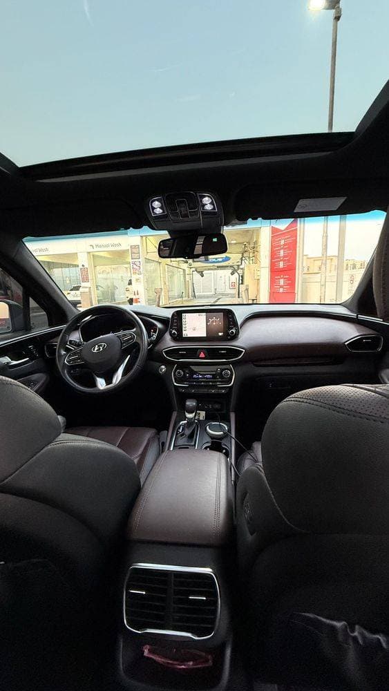 2019 Hyundai Santa Fe thumbnail 3