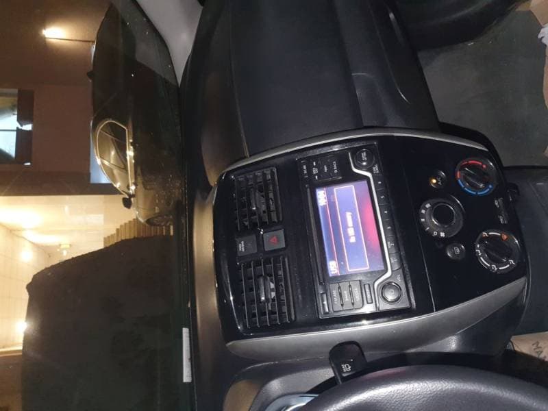 2016 Nissan Versa thumbnail 3