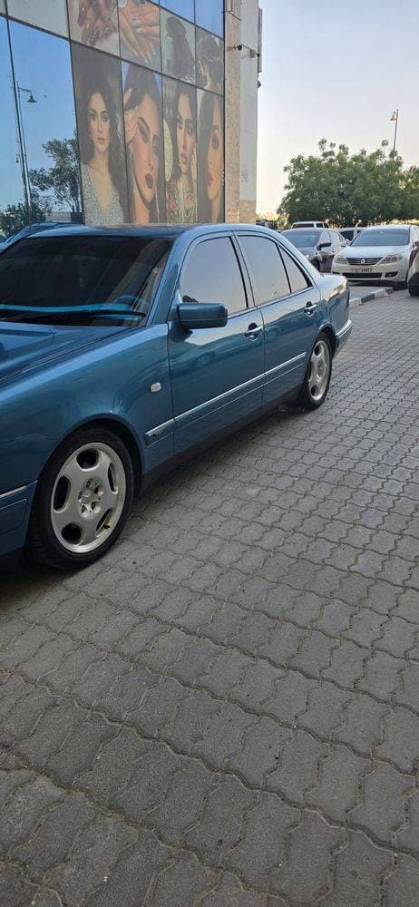1999 Mercedes-Benz E-Class thumbnail 2