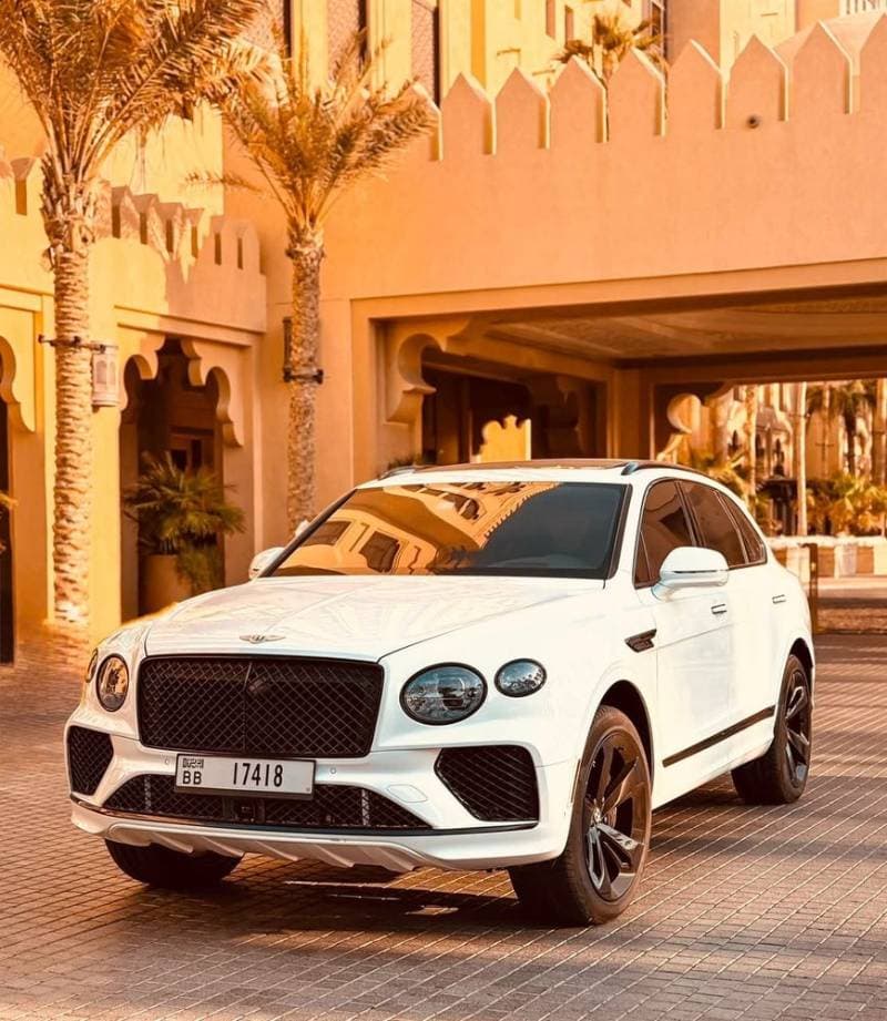 2024 Bentley Bentayga thumbnail 2
