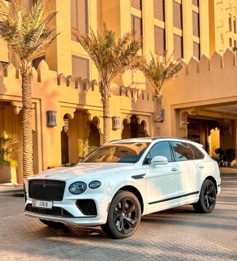 2024 Bentley Bentayga thumbnail 3