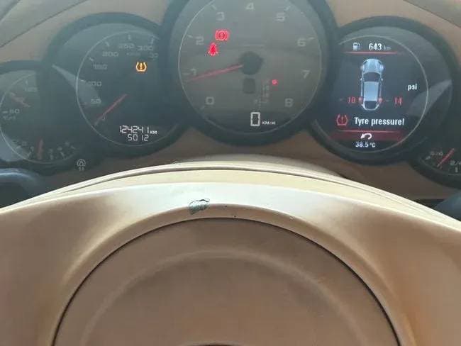 2010 Porsche Panamera thumbnail 3