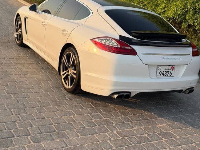 2010 Porsche Panamera thumbnail 2