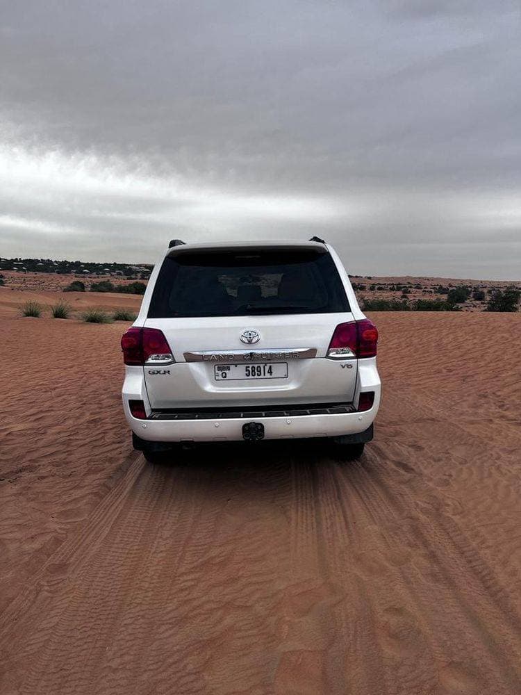 2012 Toyota Land Cruiser thumbnail 4