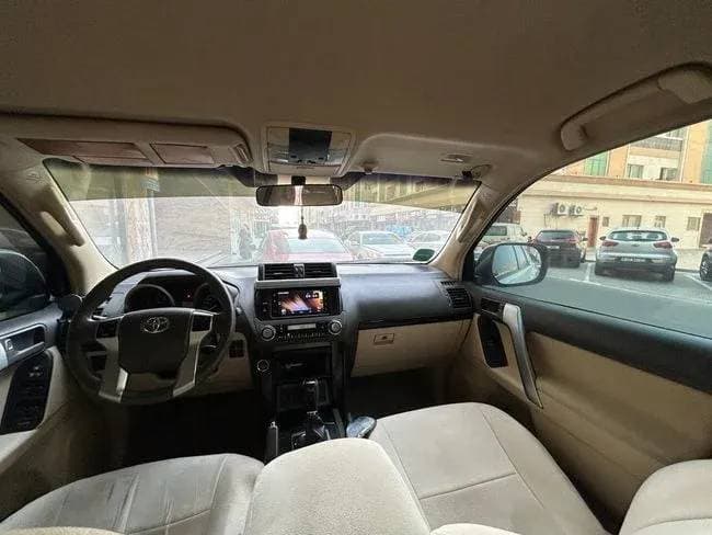 2014 Toyota Land Cruiser Prado thumbnail 3