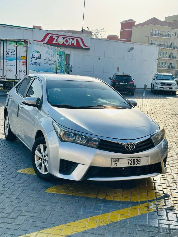2015 Toyota Corolla thumbnail 3
