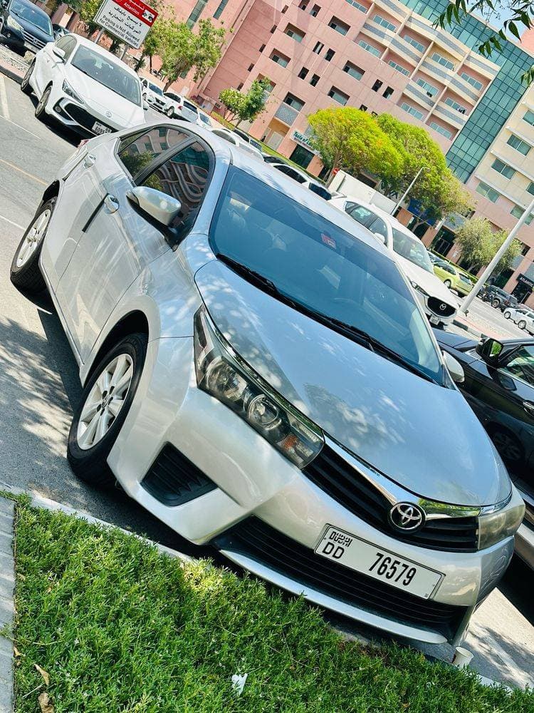 2015 Toyota Corolla thumbnail 2