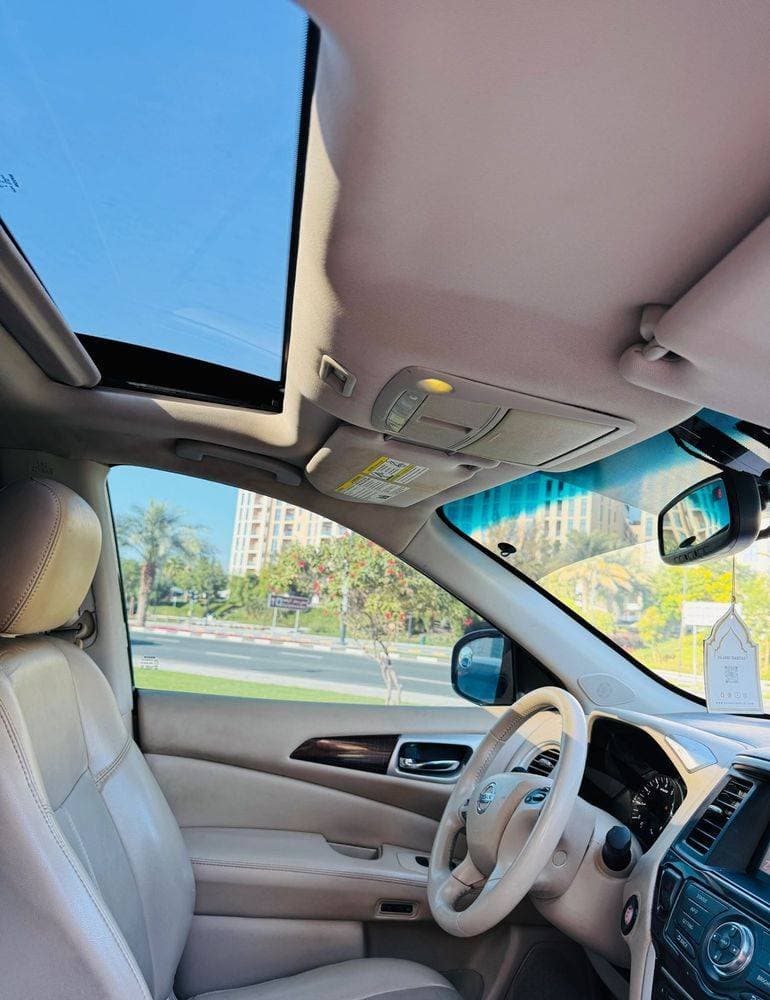 2014 Nissan Pathfinder thumbnail 3