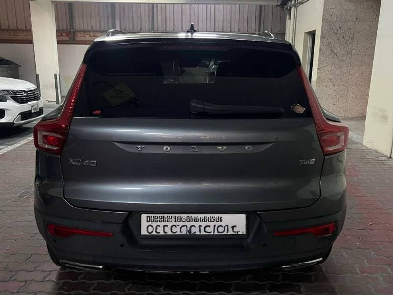 2019 Volvo XC40 thumbnail 4