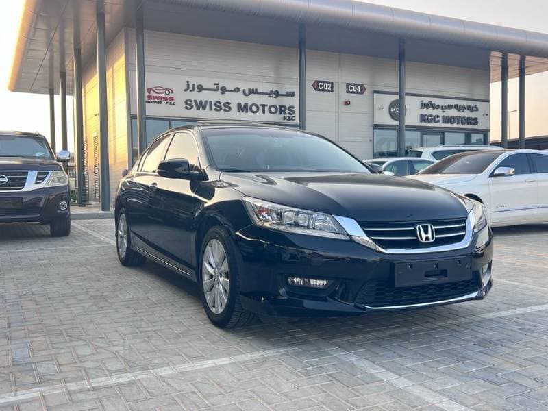 2015 Honda Accord thumbnail 2
