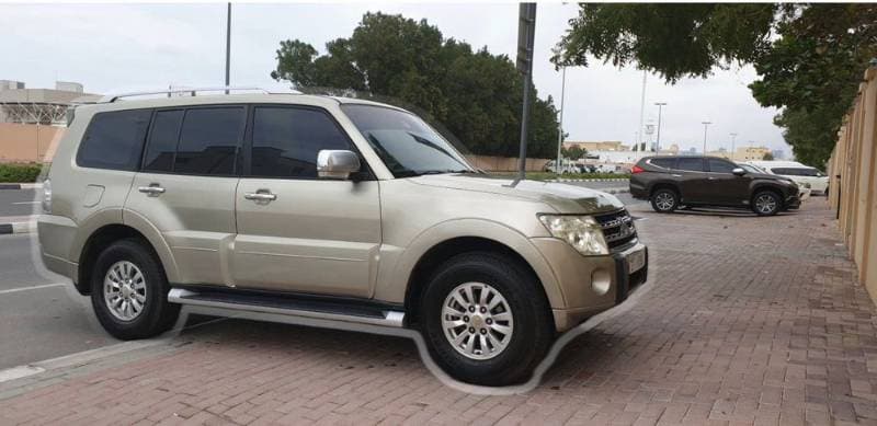 2010 Mitsubishi Pajero thumbnail 4